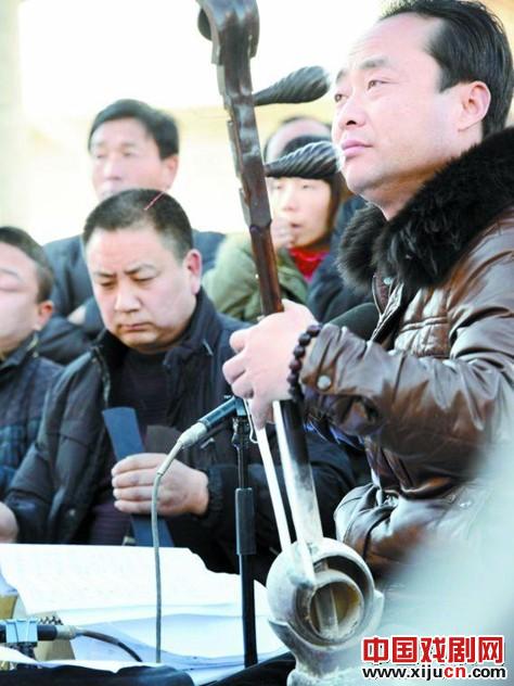 洛宁县豫剧团演出新编排的豫剧《秦雪梅再婚》