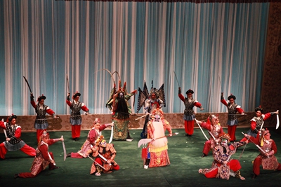 于魁智、杨赤、李胜素率领中国国家京剧院一团伦敦演出京剧《将相和》