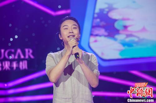 李玉刚开启神曲洗脑模式 京剧名段亮相《年代秀》舞台