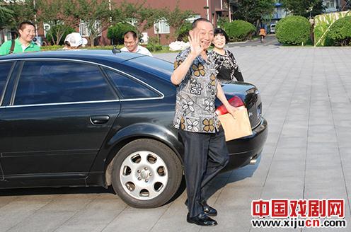 79岁高龄的梅葆玖先生莅临中央文化管理干部学院艺术学院讲学