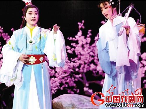 杭州越剧院在北京长安大戏院上演的经典越剧《红楼梦》引轰动