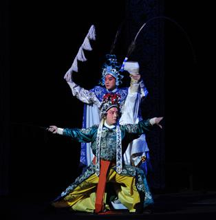 上海京剧院在墨西哥塞万提斯艺术节演出京剧《王子复仇记》