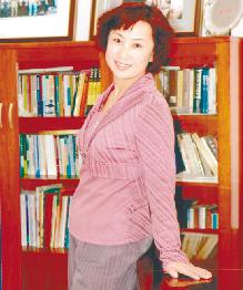 沈阳京剧院副院长李静文：责任比戏大