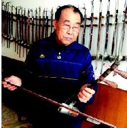 73岁的京胡收藏爱好者王玉法有很多&ldquo;宝贝&rdquo;