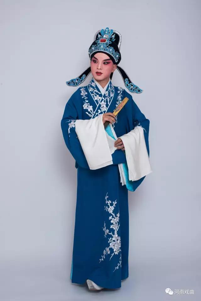 河南豫剧院青年团创作推出新编豫剧《红梅记》