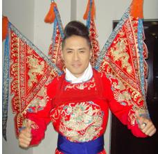 黄征新作把京剧《智取威虎山》与时尚音乐结合