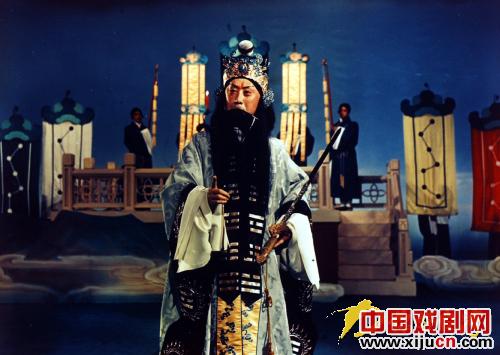 被梨园同行称为&ldquo;戏包袱&rdquo;、&ldquo;活字典&rdquo;的贾保须