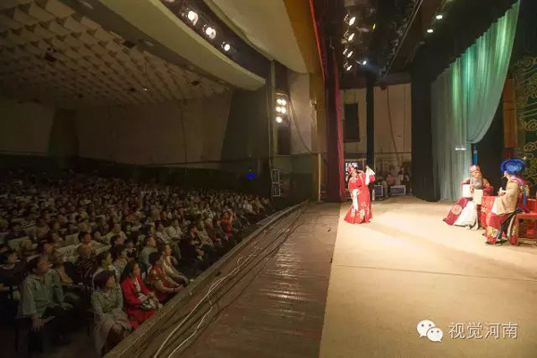 曲剧的台前幕后