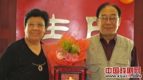 戏剧人生，大爱深沉