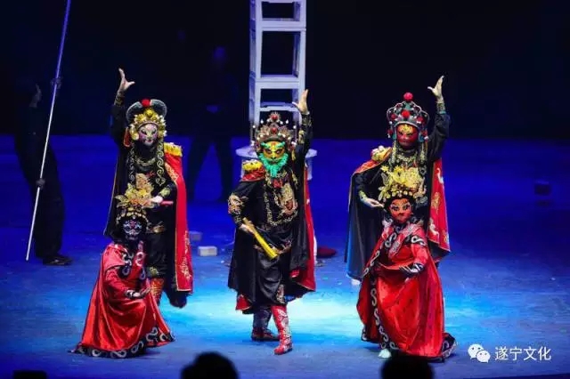 遂宁川剧人在第四届中国国际马戏节中圈粉!