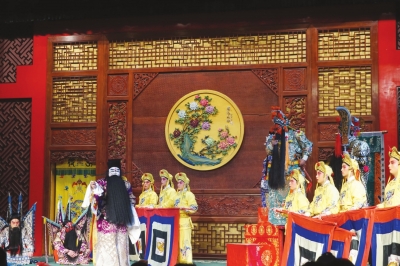 兰州8场传统大戏集中上演，台上演员直呼&ldquo;收获大&rdquo;！台下观众直呼&ldquo;太过瘾&rdquo;！