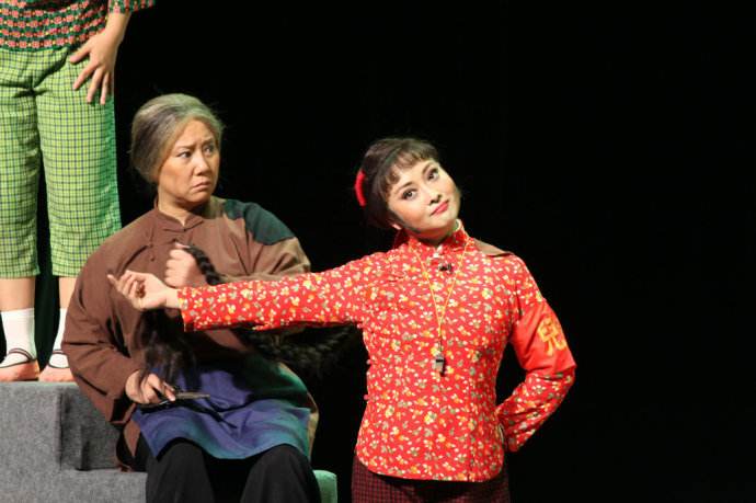 河南小皇后小剧团在石家庄演出豫剧《铡刀下的红梅》