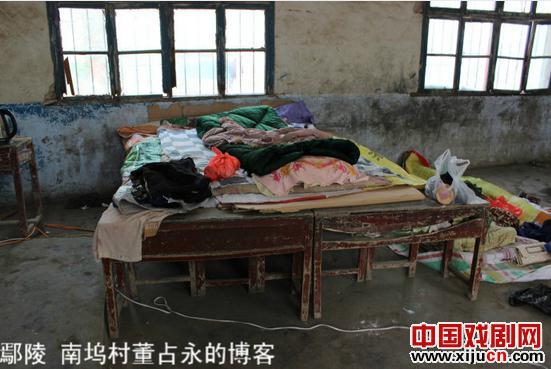 河南农村民营豫剧团女演员住处安阳豫北红脸王