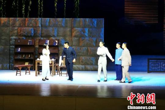 新编京剧《邓恩铭》赴邓恩铭烈士家乡贵州荔波演出