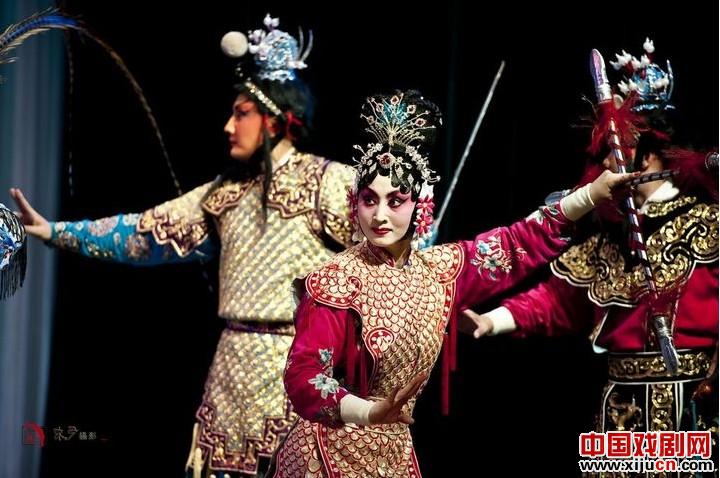 京剧《闹龙宫》