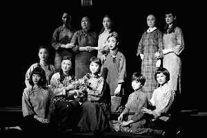 新编现代京剧《浴火黎明》格外抢眼