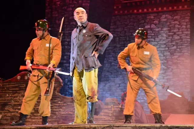 川剧《尘埃落定》