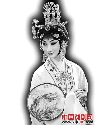 窦晓璇因一折戏结缘京剧