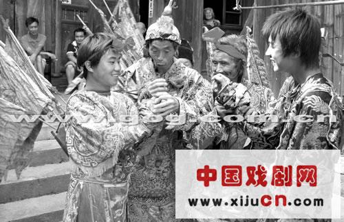 《空城计》、《白玉簪》等川剧名段被村民演绎得富有浓郁的本地乡土气息（图）