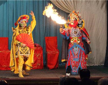 喜迎重阳节暨川剧协会成立10周年庆典 巴中川剧协会举办了一台综合类文艺演出