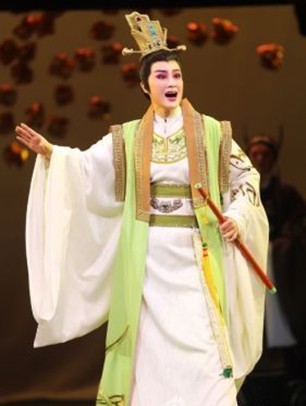 杨婷娜在越剧《甄嬛》演出了层次、演出了多面