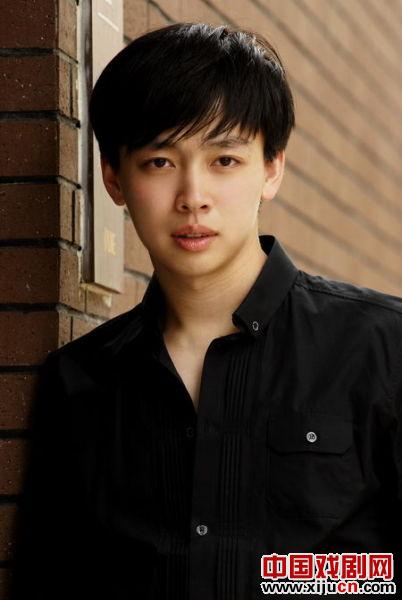 谭正岩从业10周年专场演出将中国传统戏曲与西方节日混搭