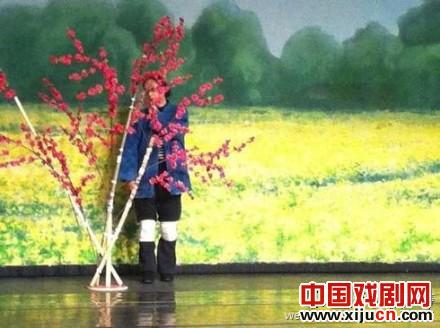 茅威涛赶排越剧《春香传》最新图片