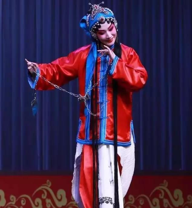 东丽礼堂大剧场演出评剧《苏三起解》《刘伶醉酒》《包公赔情》