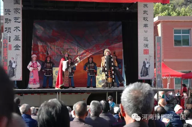 大戏送基层,就是受欢迎