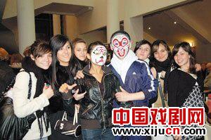 天津京剧院赴欧洲商演满载而归