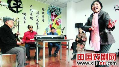 这是一个特殊的豫剧队伍，只是因为同样痴迷豫剧