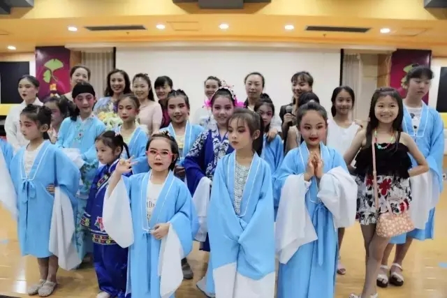 &ldquo;立德树人&rdquo;家长学校第十三讲&mdash;&mdash;&ldquo;百年越剧，今日童萌&rdquo;走进越剧系列讲座开讲