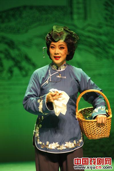 新编京剧《梨园少将》的主演在上海复旦大学举行主题讲座