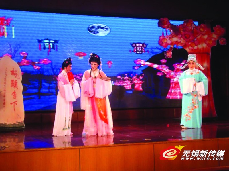 无锡红歌会越剧团《紫玉钗》在江苏省第六届戏曲调演比赛中获团体金奖