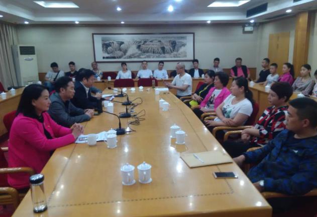 河南豫剧院二团学党章党规、学习近平总书记系列讲话,做合格党员学习教育