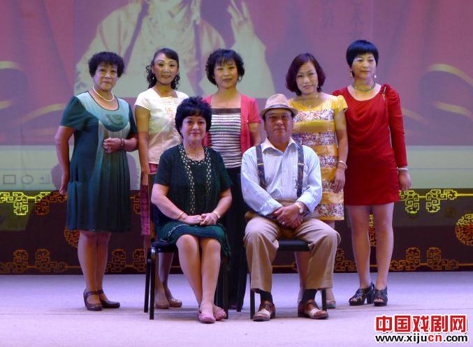 著名评剧表演艺术家刘淑琴老师喜收齐英娥、张杏春、武秀格为弟子庆典仪式