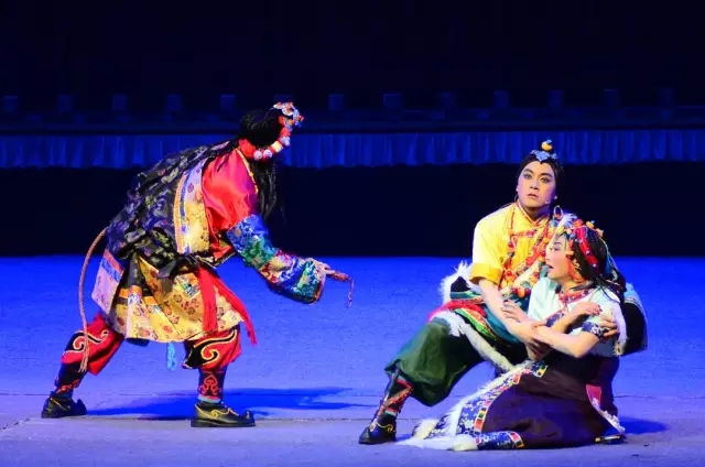 川剧《尘埃落定》