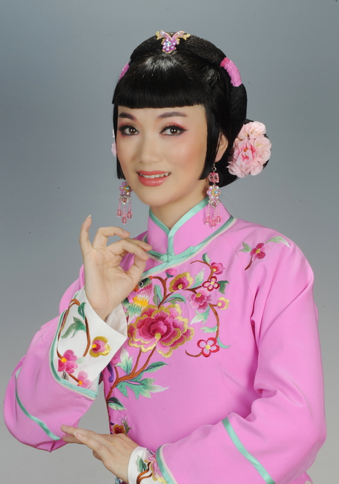 马誉嘉(原名:马央央)