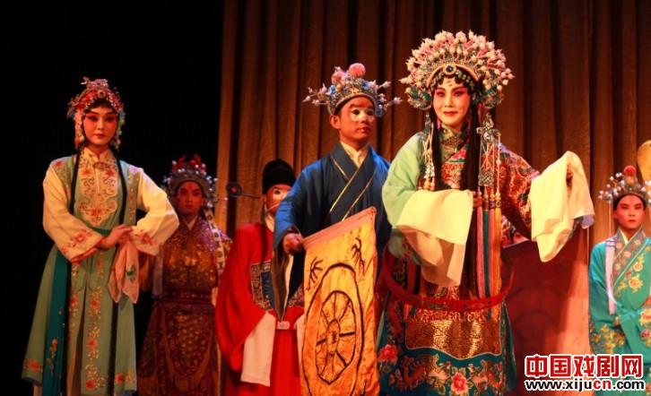 吴素真主演豫剧陈派名剧《宇宙锋》