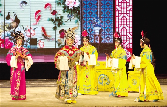 介休市绵山晋剧团演出晋剧传统戏《大脚皇后》