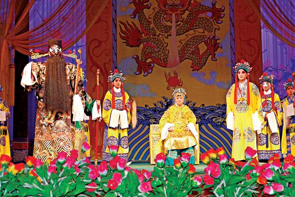 闽港京剧交流展现票友风采