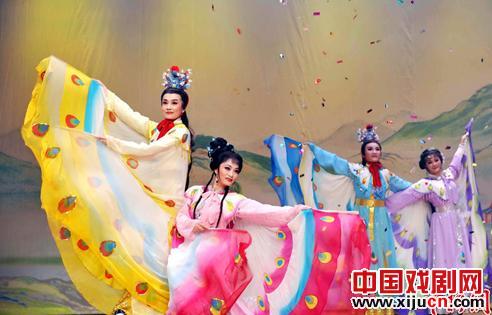 越剧明星版《梁山伯与祝英台》登录美国