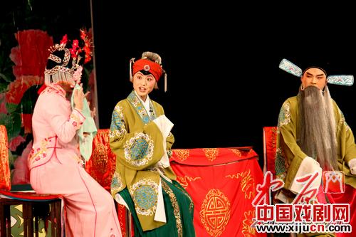 大型贺岁版先锋豫剧《新抬花轿》融入更多流行元素