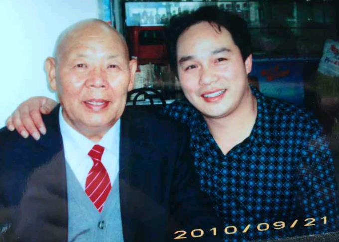 海连池先生逝世三周年之际，周少军团长携海连池曲剧团将在海先生的老家义务演出两天大