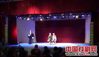 川剧传统大幕戏《绣襦记》走进西华大学