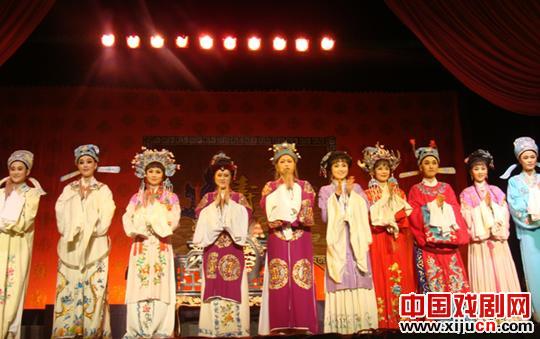 余杭小百花越剧团送戏下乡连演七场大戏