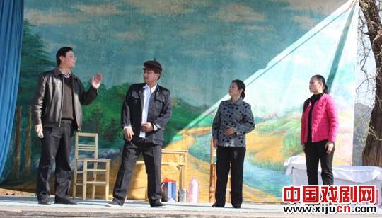 淮北豫剧院把欢乐与祝福送到深山百姓的心坎上