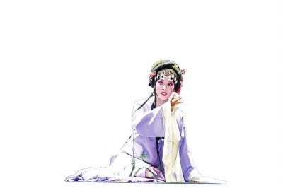 豫剧《朱莉小姐》令观众眼前一亮