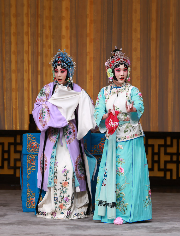 京剧《乾坤福寿镜》王艳饰演胡氏 陈媛饰演寿春