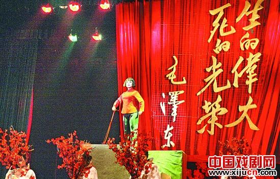 《铡刀下的红梅》在焦作市上演